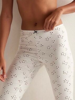 NWT - Free People Full Bloom Capris - Ivory - M